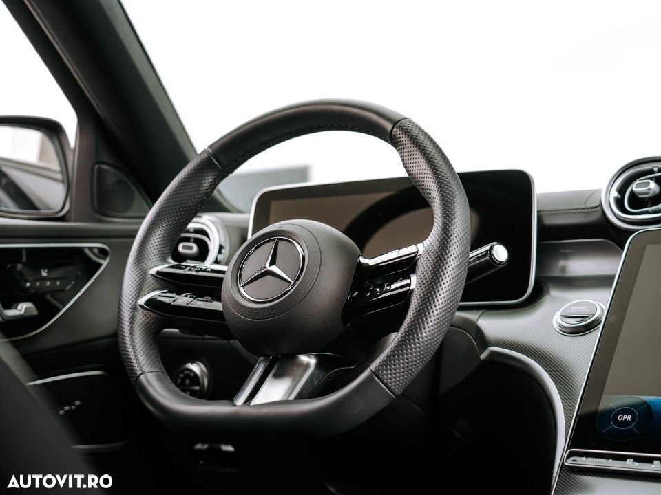 Mercedes-Benz C - 32