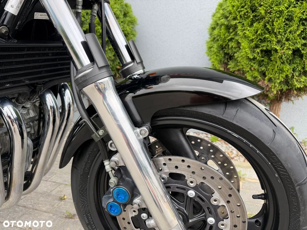 Yamaha XJR - 13