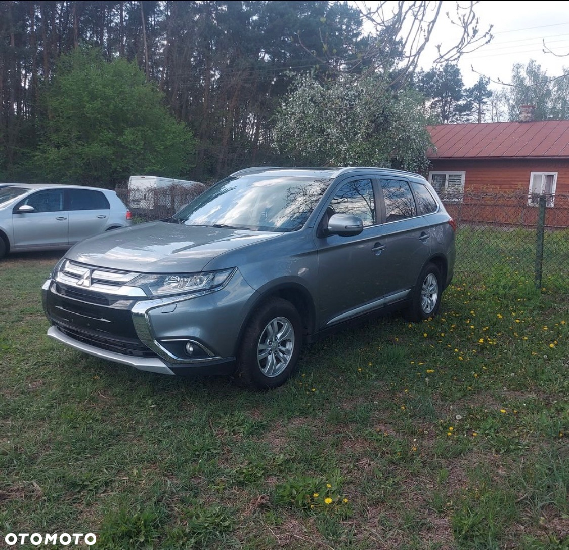 Mitsubishi Outlander 2.2 DI-D 4WD Automatik Diamant Edition - 4