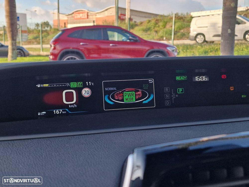 Toyota Prius 1.8 Plug-In Luxury+Pele - 36