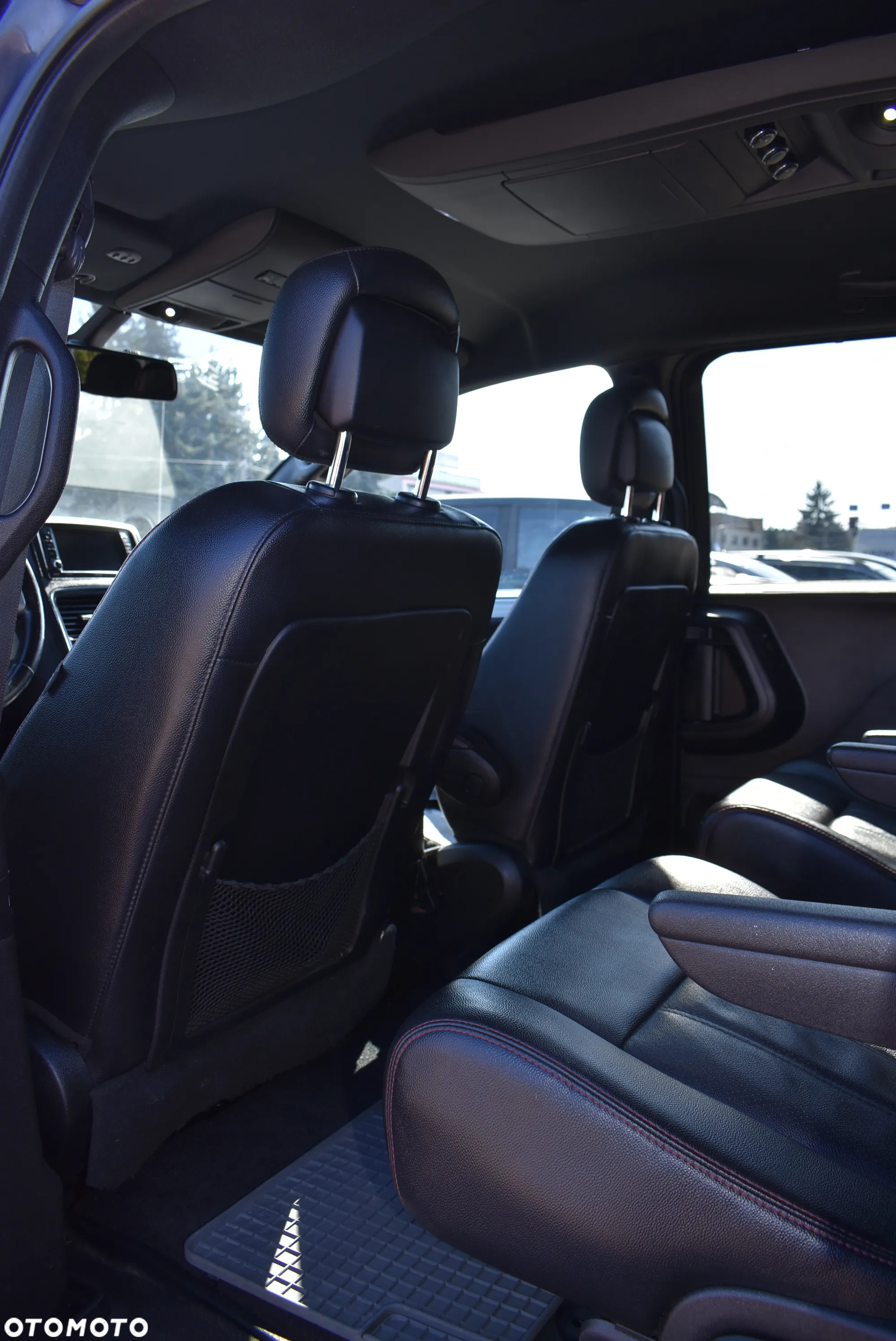 Dodge Grand Caravan 3.6 R/T - 28