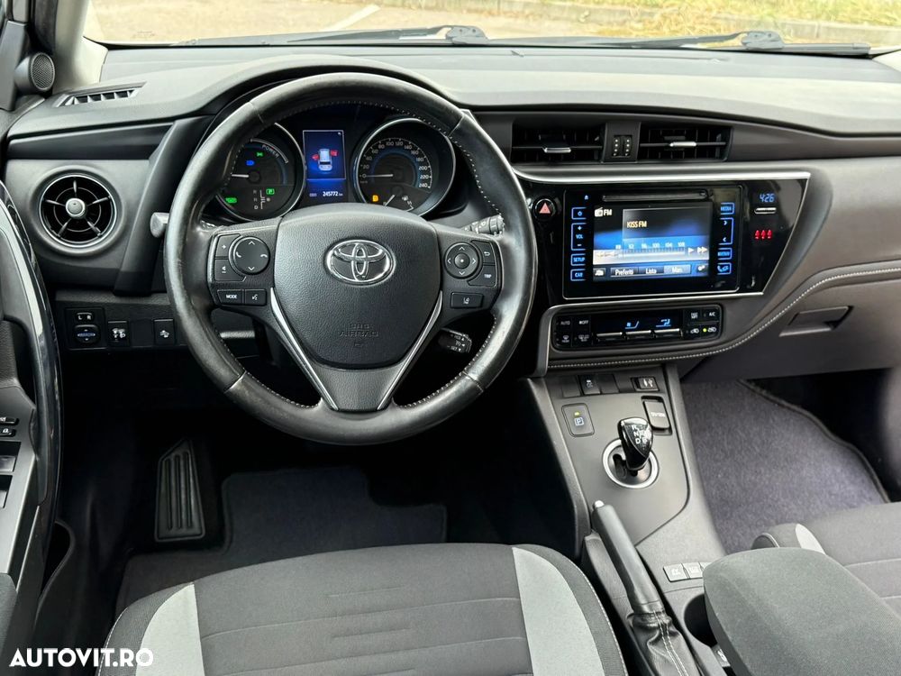 Toyota Auris 1.8 L VVT-i Sol + - 18