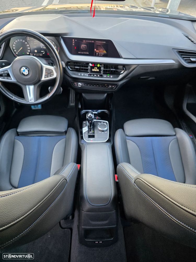 BMW 118 i Pack Desportivo M Auto - 26