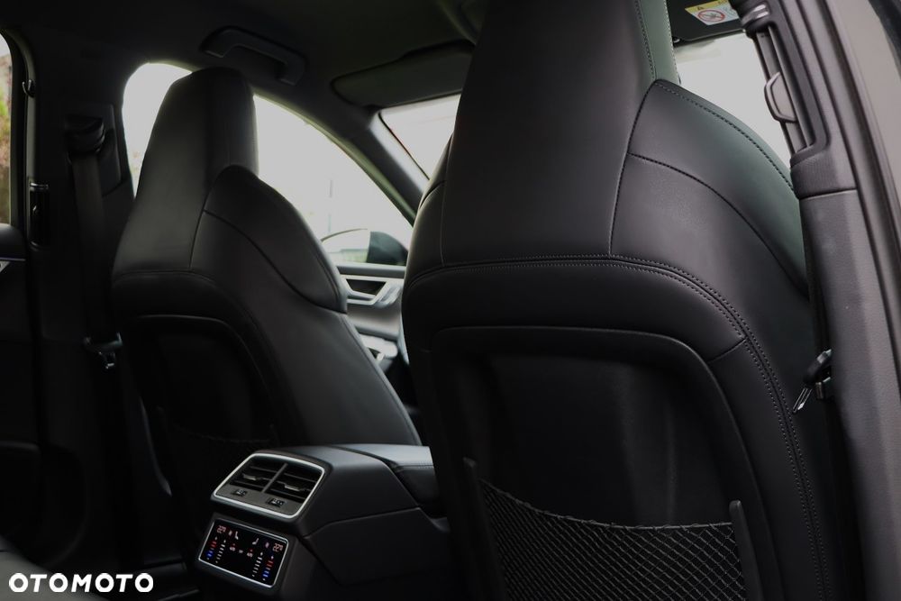 Audi S6 Avant - 32