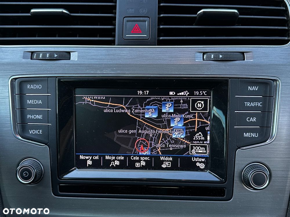 Volkswagen Golf 1.6 TDI BlueMot Comfortline DSG - 26