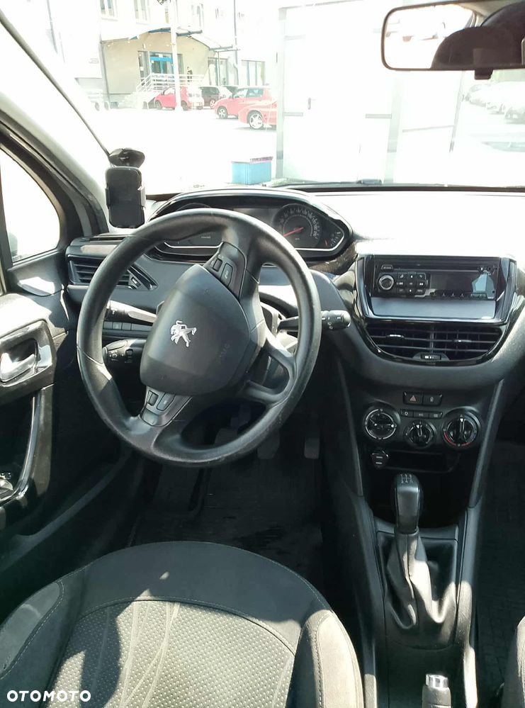 Peugeot 208 - 15