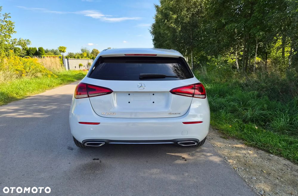 Mercedes-Benz Klasa A 250 4-Matic 7G-DCT - 4
