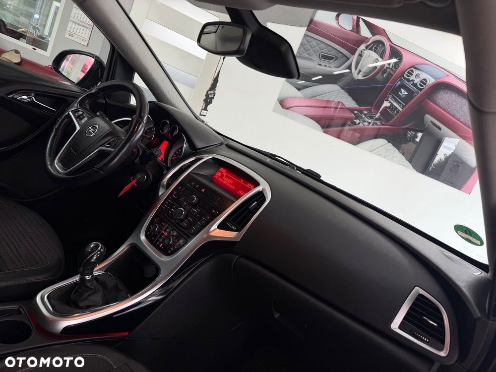 Opel Astra 1.4 Turbo Color Edition - 32