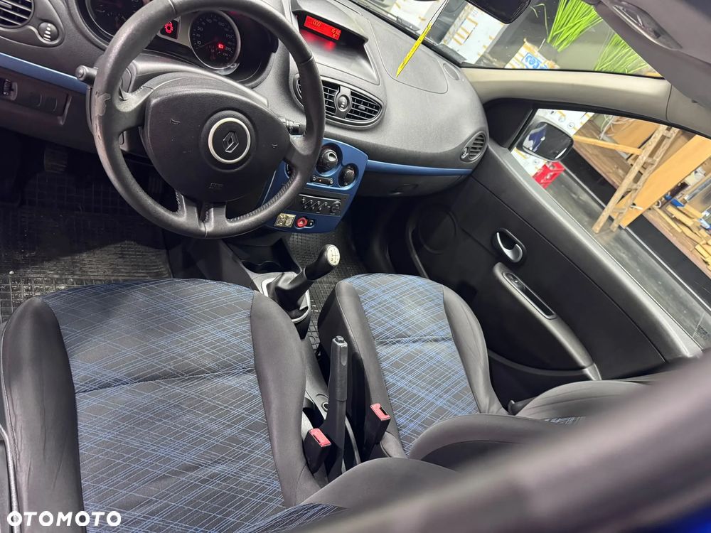 Renault Clio 1.2 16V Authentique - 15
