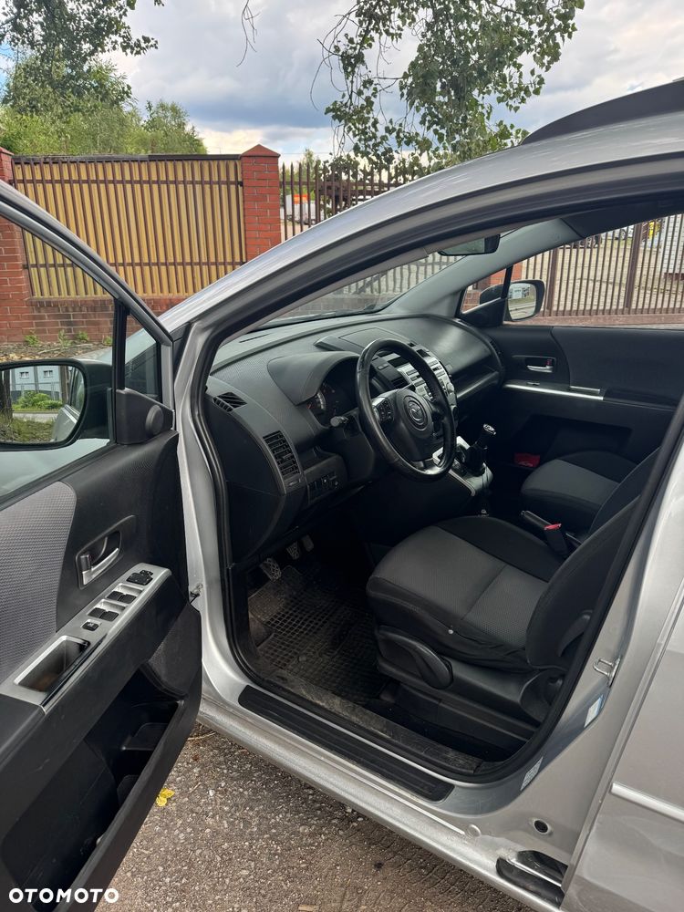 Mazda 5 - 8