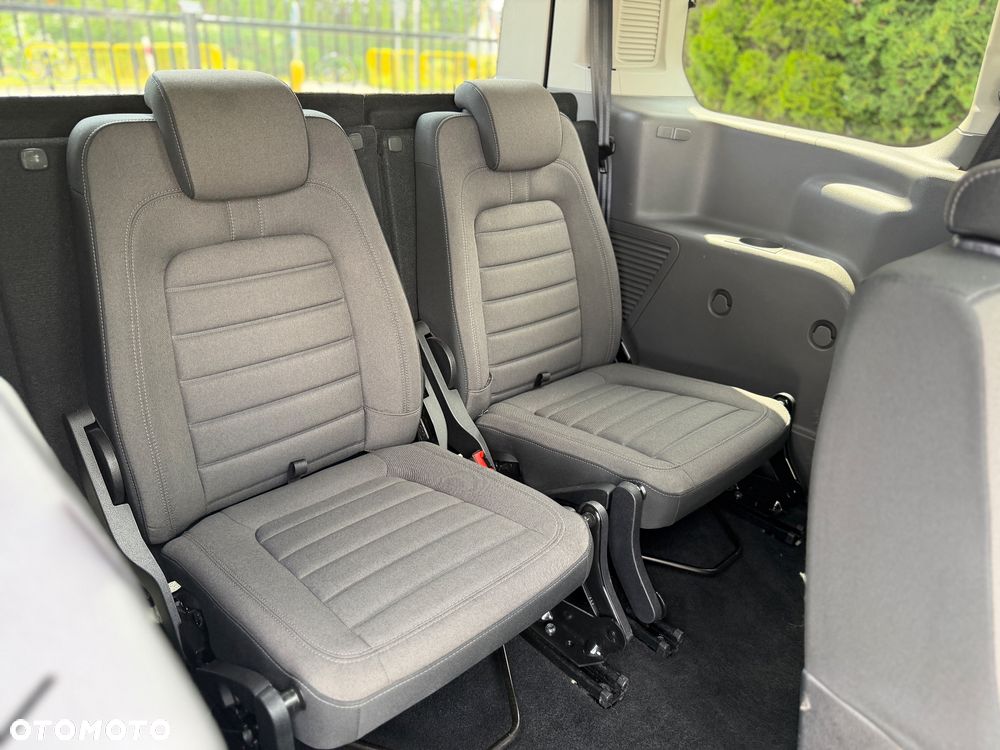 Ford Tourneo Connect Grand - 16