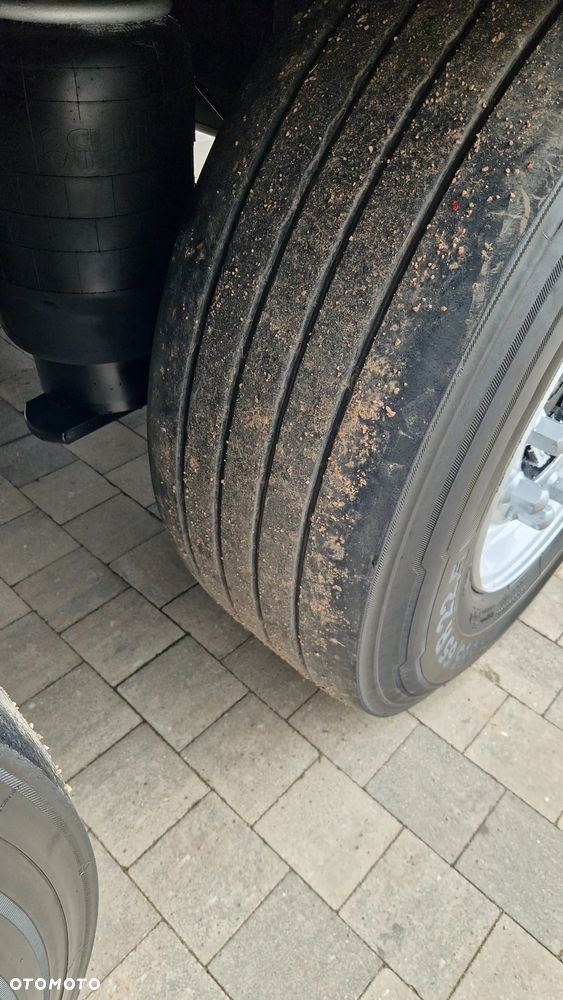 Schmitz Cargobull * CHŁODNIA * OŚ PODNOSZONA * 4 RYGLE * - 32