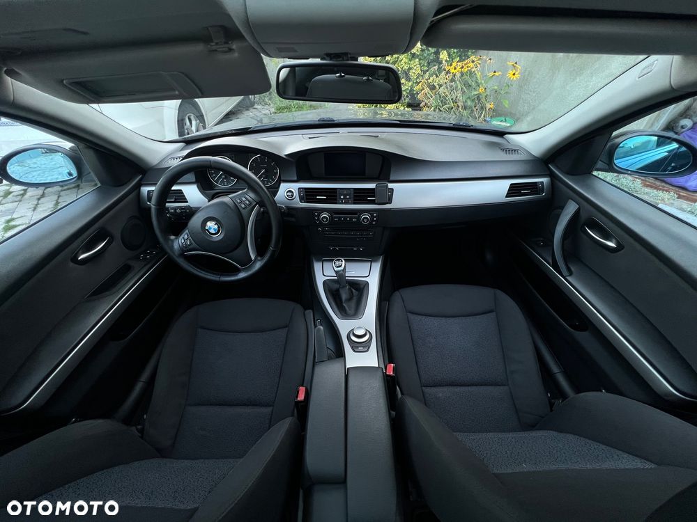 BMW Seria 3 318i - 13