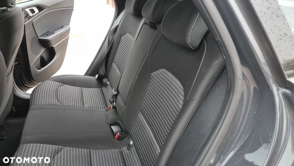 Kia Ceed 1.6 CRDi Eco-Dynamics+ (48V Mild-Hybrid) DCT7 GT Line - 38