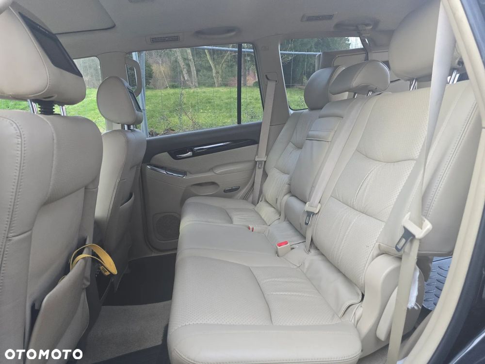 Toyota Land Cruiser 3.0 D X - 8