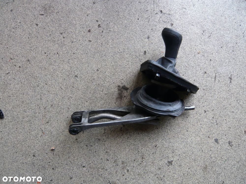 wybierak lewarek zmiany biegów 25.11-7566100 bmw e87 e81 e90 - 1