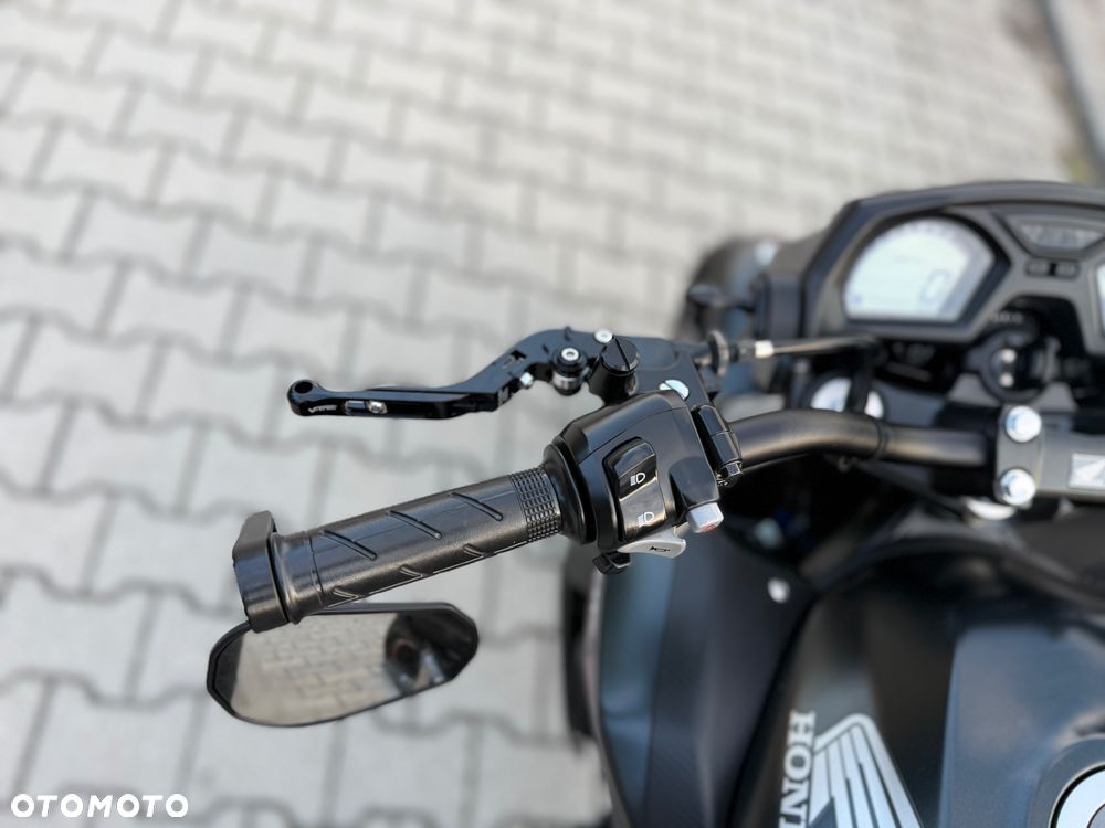 Honda CB - 22