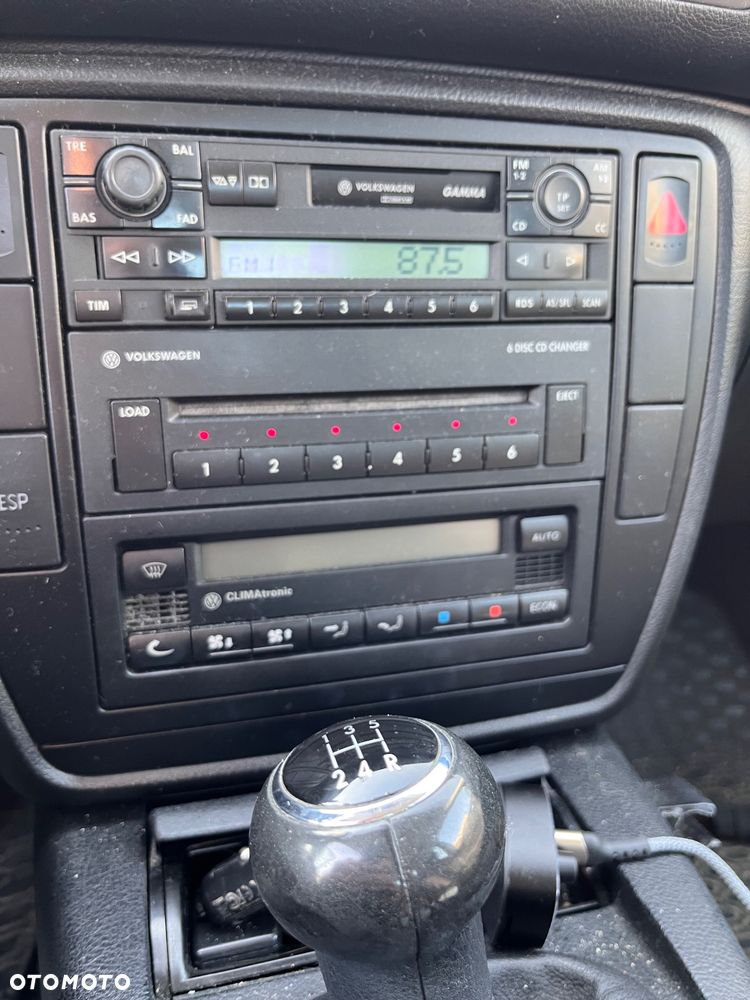 Volkswagen Passat 1.9 TDI Comfortline - 6