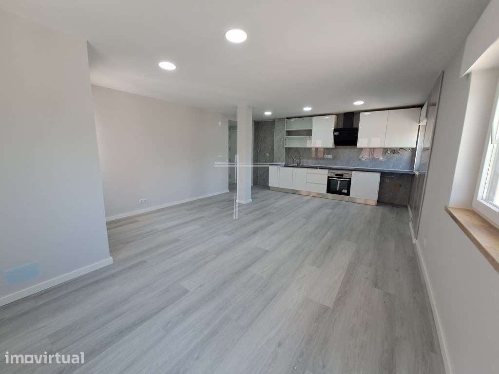 Apartamento T2, totalmente remodelado com arrecadação - Corroios - Grande imagem: 4/16