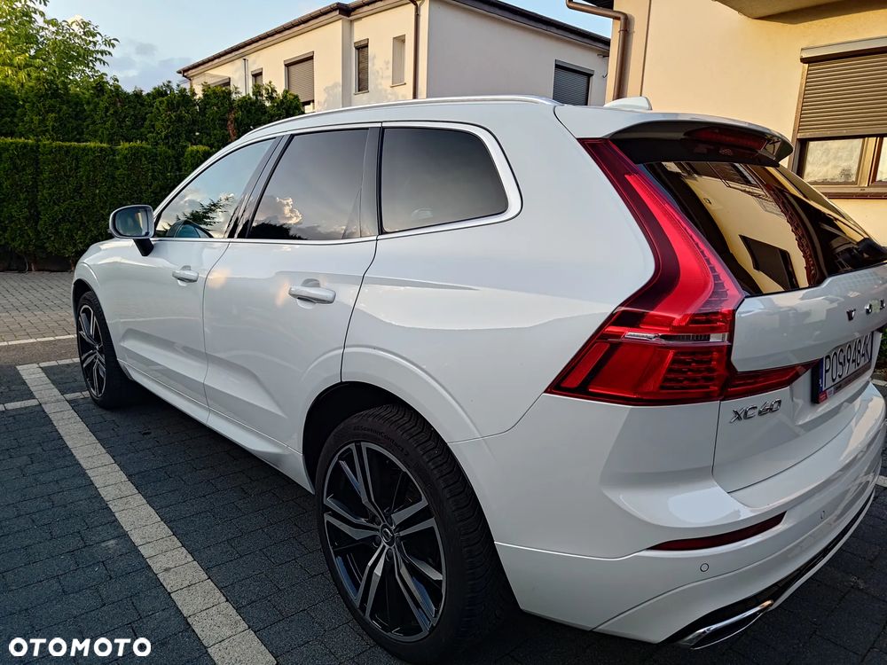 Volvo XC 60 T5 R-Design - 4
