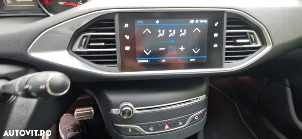 Peugeot 308 SW 1.2 L PureTech Turbo S&S EAT8 Allure - 4