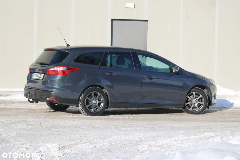 Ford Focus SW - 12