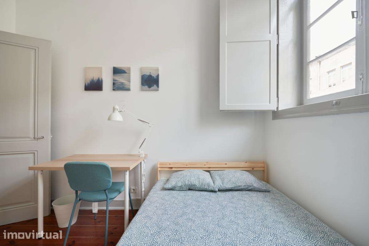Quarto - localizado em Penha Lisbon - Grande imagem: 5/20