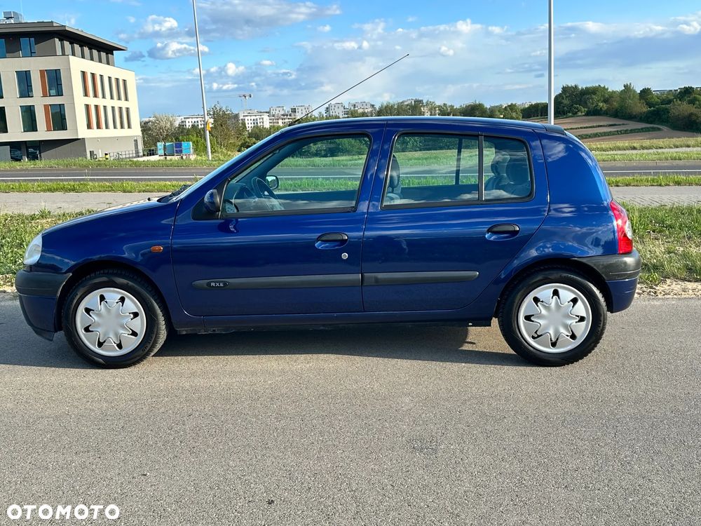 Renault Clio 1.4i RT - 9