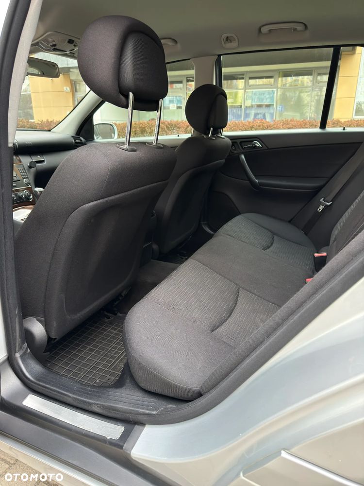 Mercedes-Benz Klasa C 200 T CDI Classic - 16