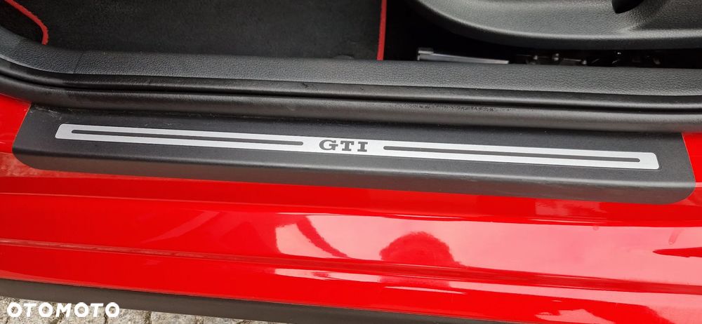 Volkswagen Polo 1.4 DSG GTI - 28