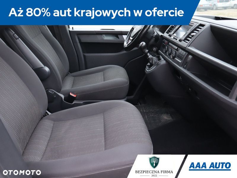 Volkswagen Caravelle - 11