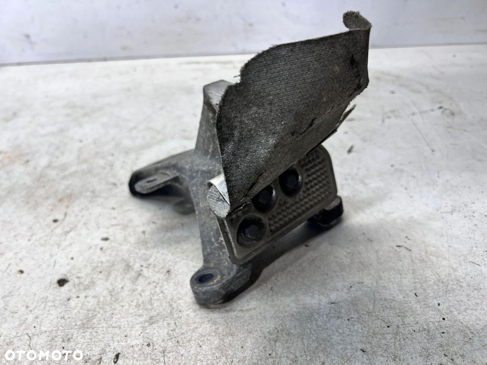 ŁAPA WSPORNIK MOCOWANIE SILNIKA PRAWE AUDI A4 B9 A5 8T Q5 8R 8K0199308BG - 4