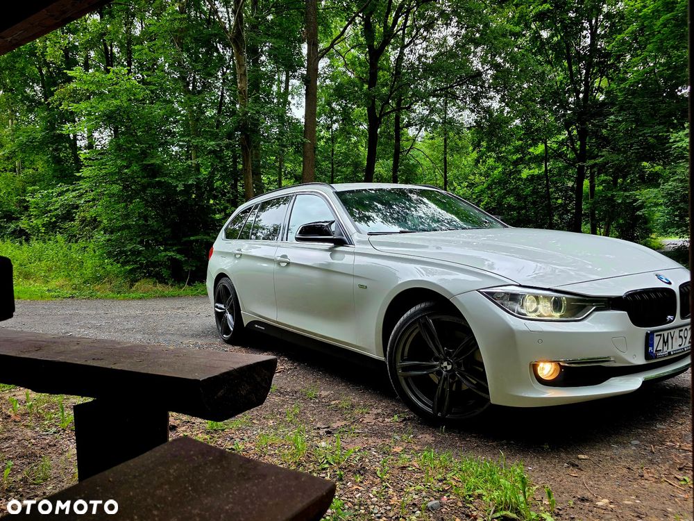 BMW Seria 3 320d xDrive Sport-Aut Luxury Line - 19