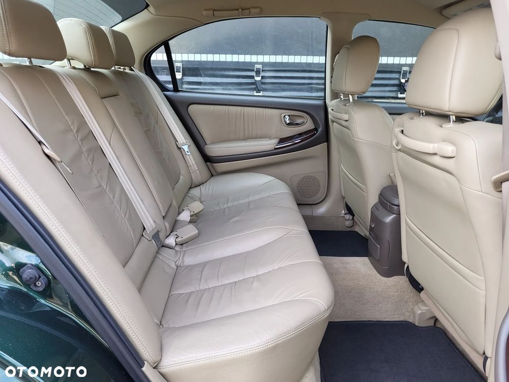 Nissan Maxima 2.0 Elegance - 27