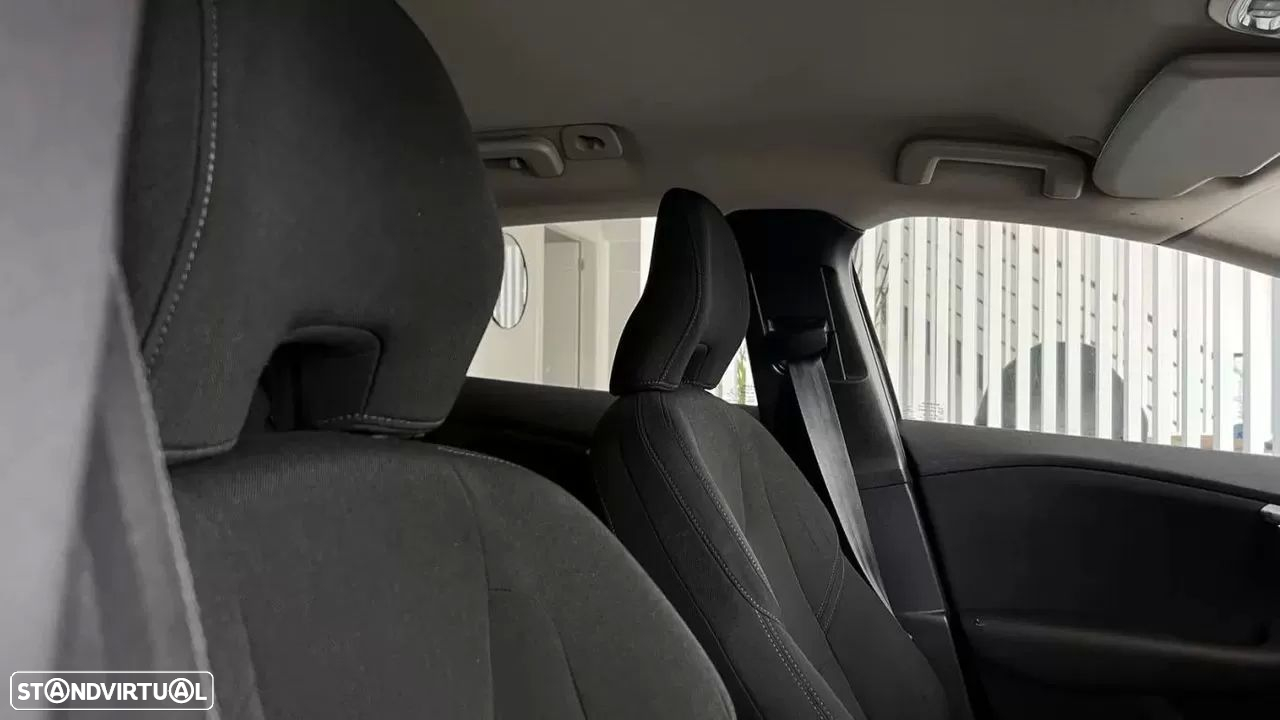 Volvo V40 1.6 D2 Momentum - 26