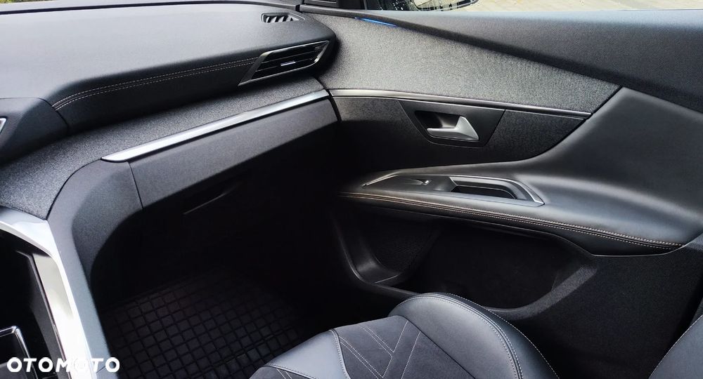 Peugeot 3008 1.2 PureTech GT Pack S&S EAT8 - 17