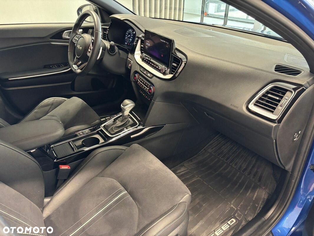 Kia ProCeed - 16