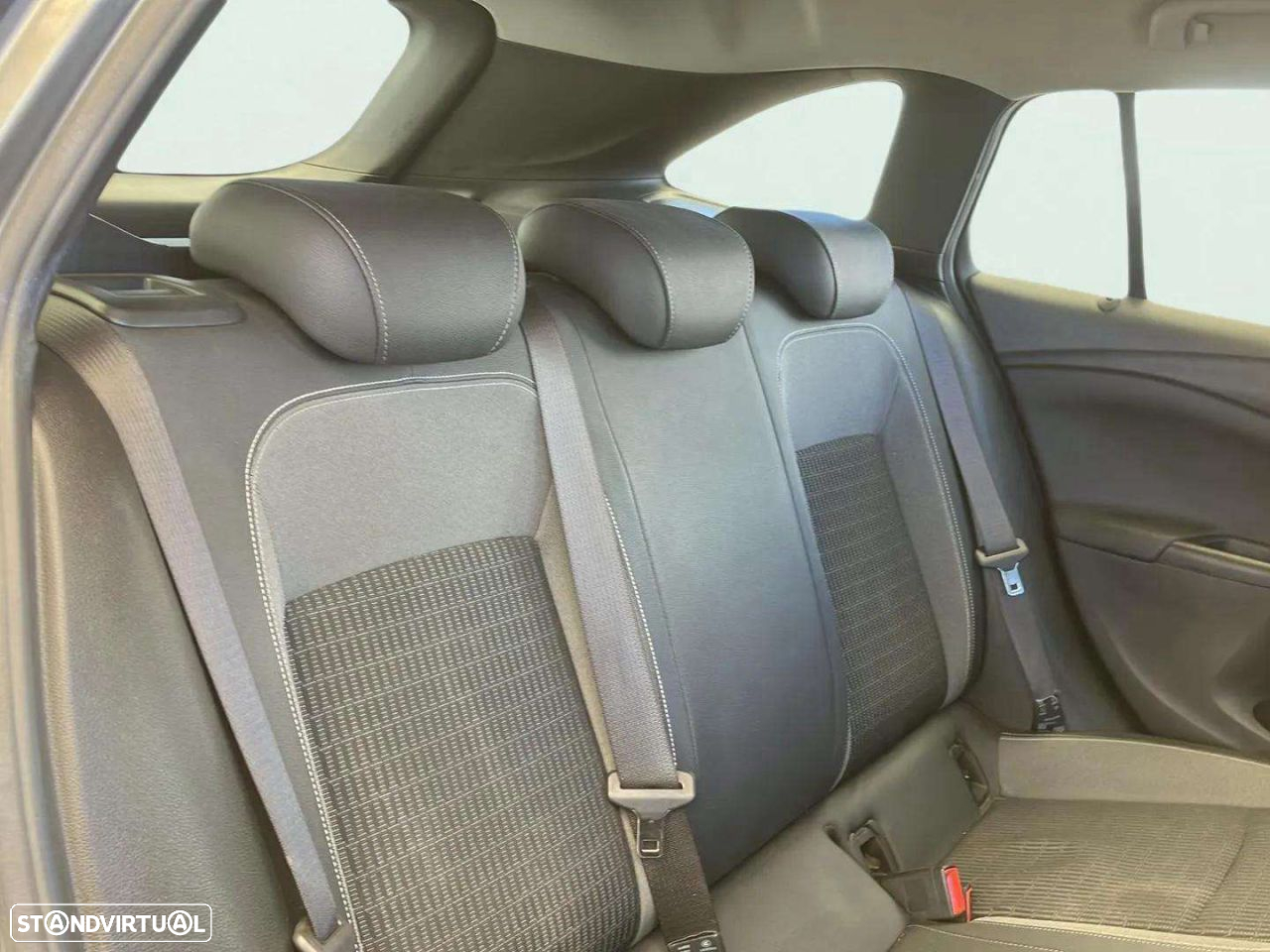 Opel Astra Sports Tourer - 13