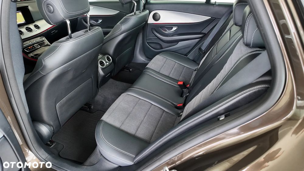 Mercedes-Benz Klasa E 200 T 9G-TRONIC Avantgarde - 18