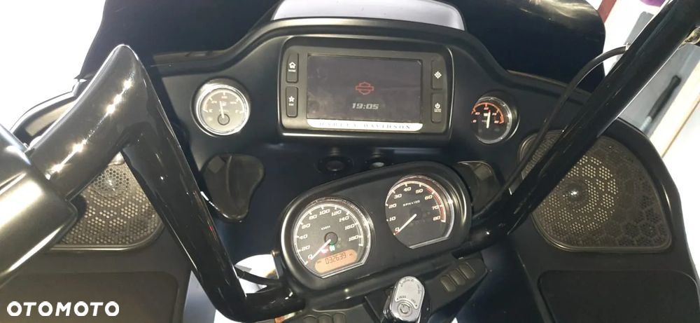 Harley-Davidson Touring Road Glide - 13
