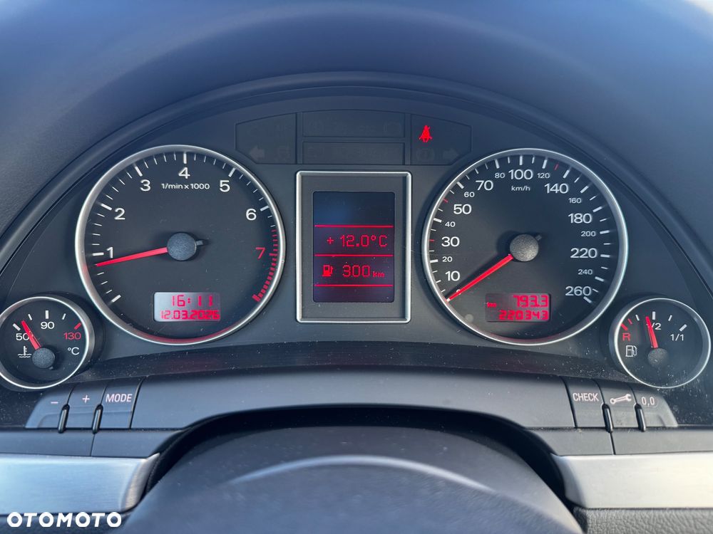 Audi A4 Limousine - 31