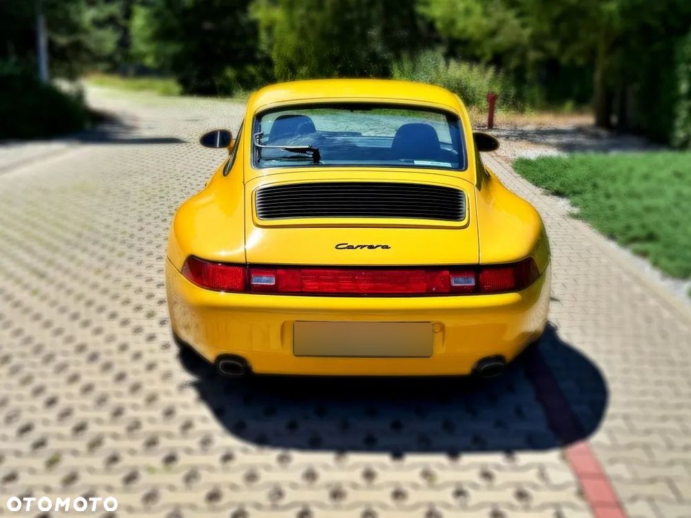 Porsche 911 Carrera - 12