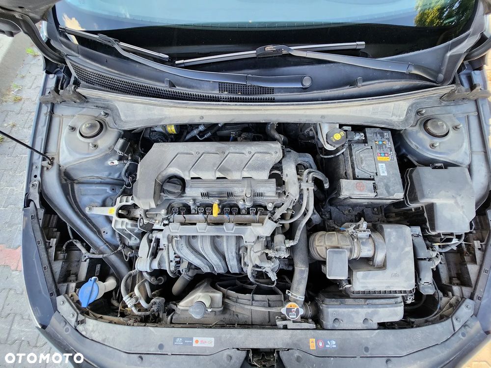 Hyundai Elantra 1.6 Smart - 13