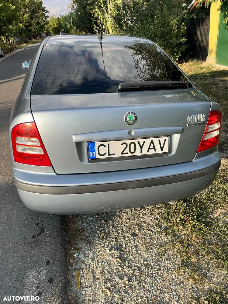 Skoda Octavia 1.6 Combi - 3