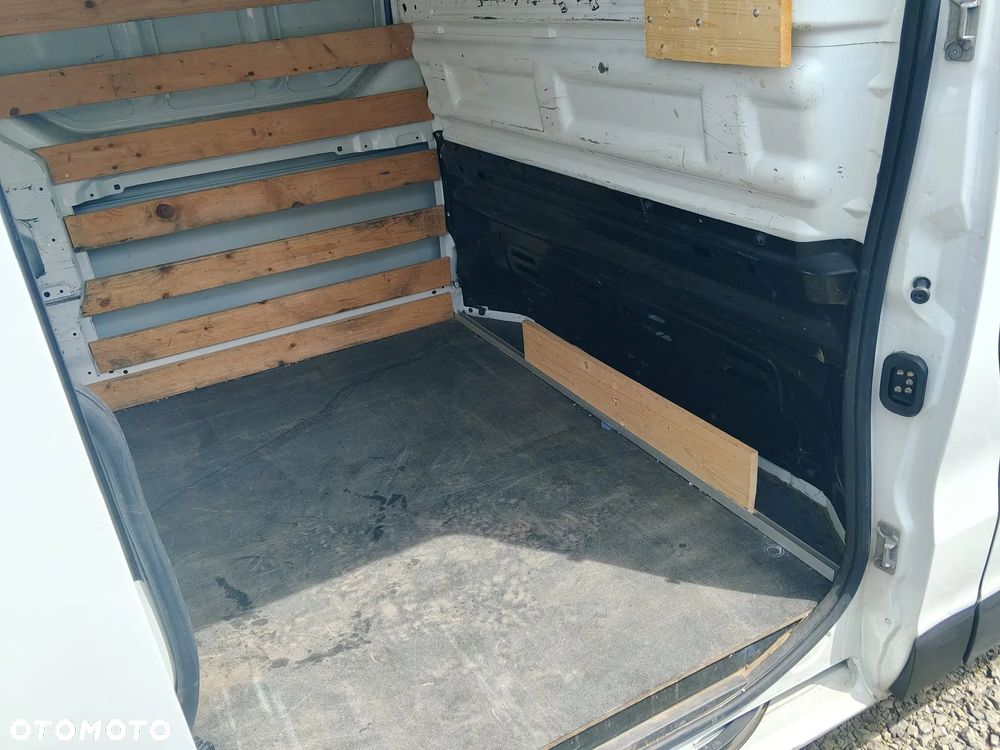 Opel Vivaro - 16