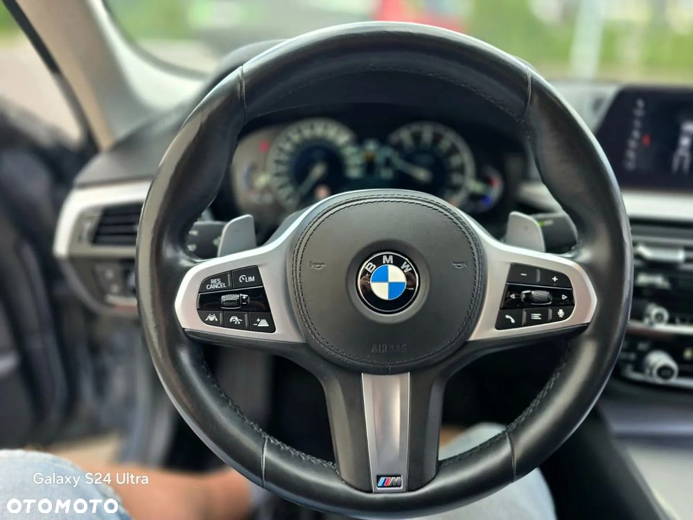 BMW Seria 5 530i xDrive Luxury Line sport - 28