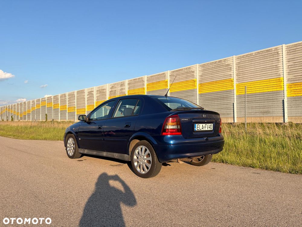 Opel Astra 1.8 Sport - 8