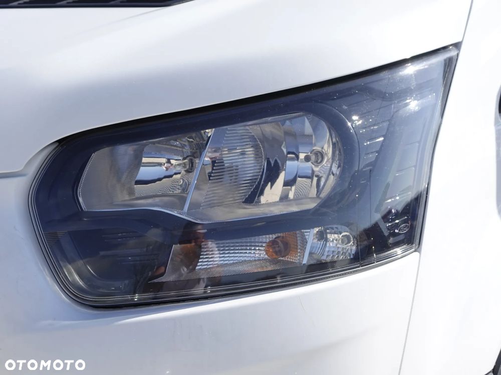 Ford Transit - Kontener z windą - 10