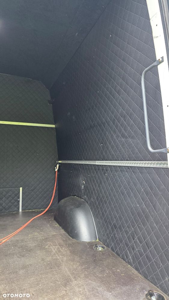 Mercedes-Benz Sprinter - 9