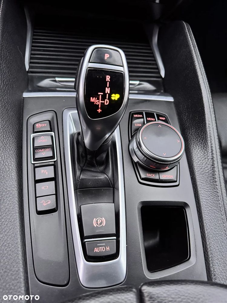 BMW X6 xDrive40d - 18